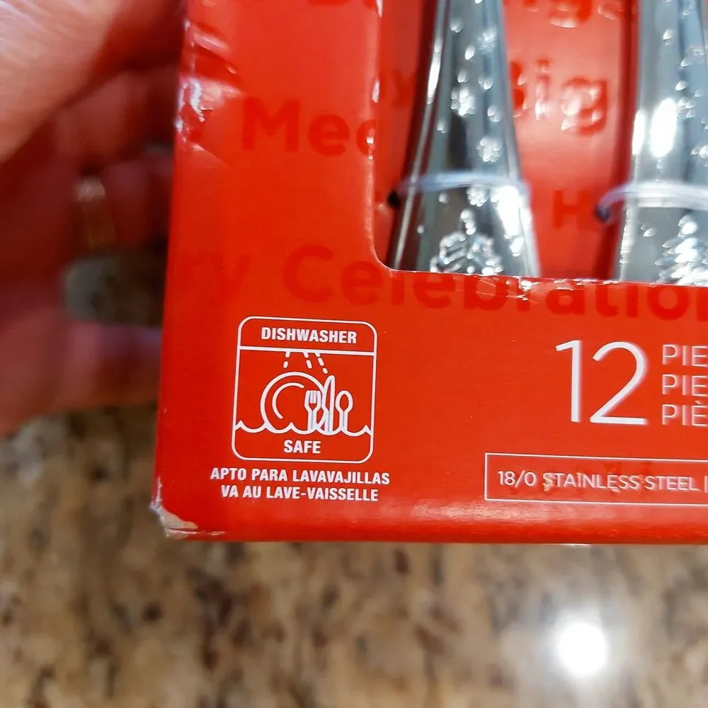 NIB ONEIDA WINTER TREE Holiday Design 12 Pc Stainless Flatware Set Service for 4